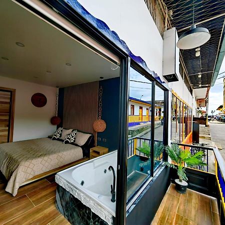 Habitacion Deluxe 2 Con Jacuzzi A 20 Mt Del Parque サレント エクステリア 写真