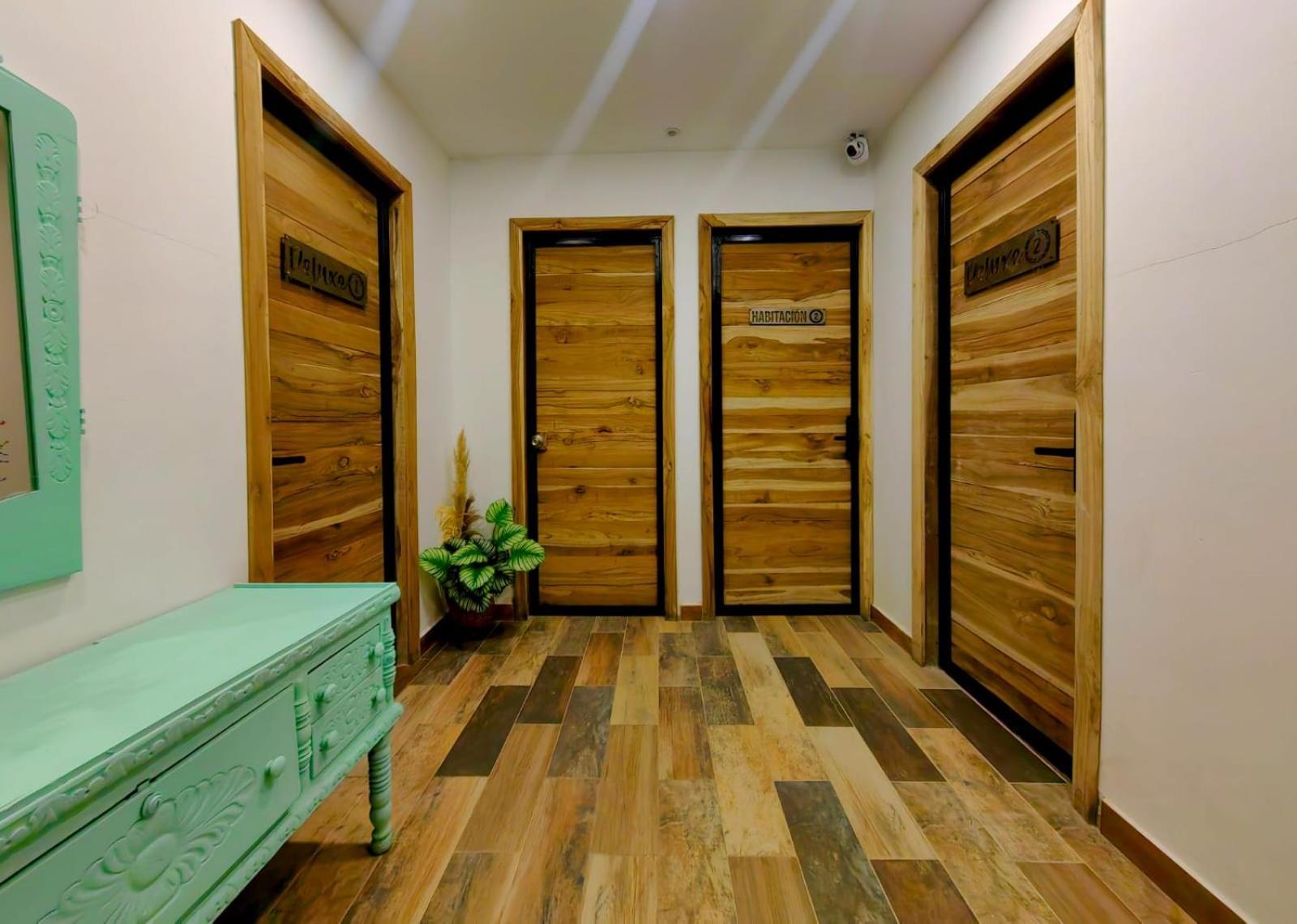 Habitacion Deluxe 2 Con Jacuzzi A 20 Mt Del Parque サレント エクステリア 写真